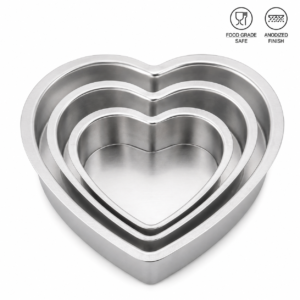 Culinara HoReCa Collection set of 3 nesting heart-shaped aluminum cake molds labeled Small 500g, Medium 1kg, and Large 1.5kg on a white background with feature icons for dishwasher safe, food grade safe, and anodized finish.